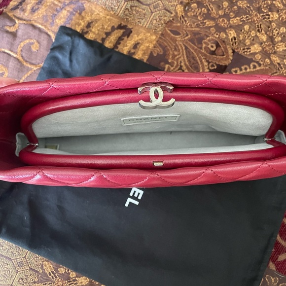 Red Chanel Quilted Sac Pochette Clutch Handbag - Timeless! - Picture 6 of 8